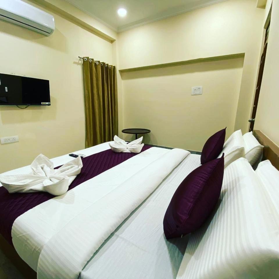 Hotel Kp Suites Metro ハイデラバード エクステリア 写真
