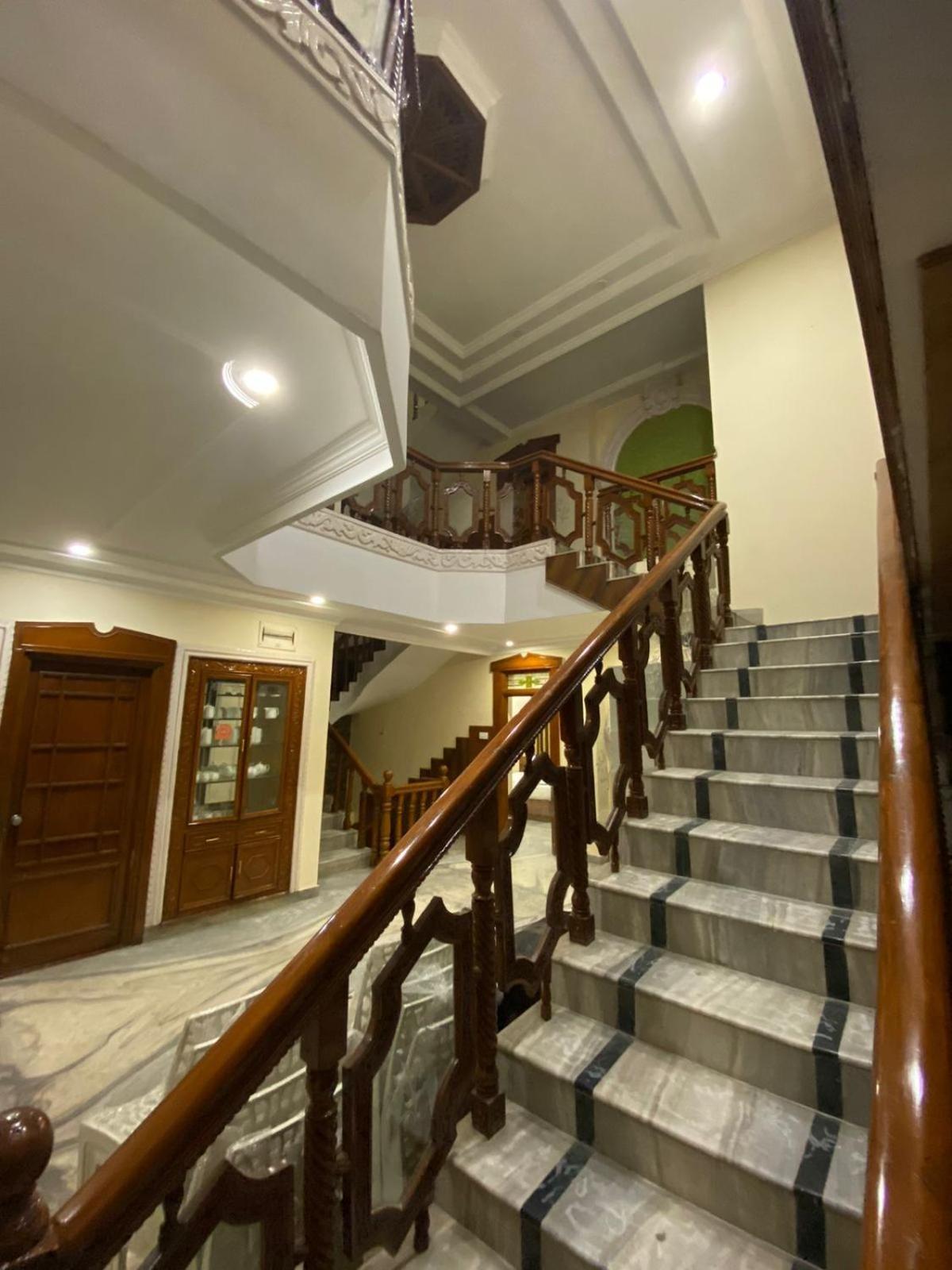 Hotel Kp Suites Metro ハイデラバード エクステリア 写真