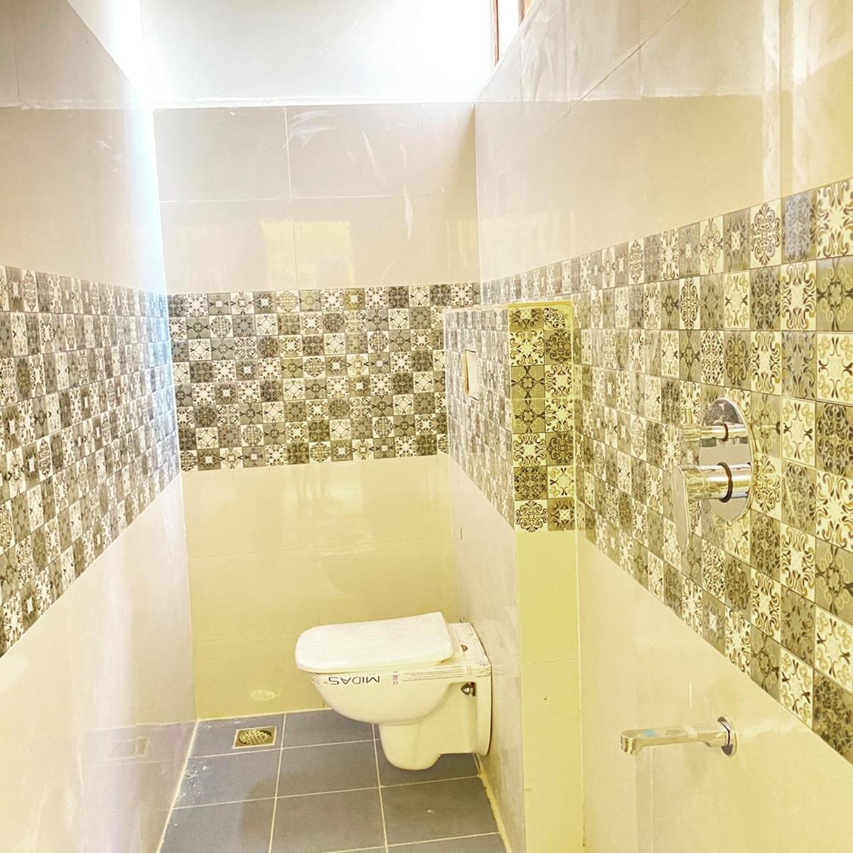 Hotel Kp Suites Metro ハイデラバード エクステリア 写真