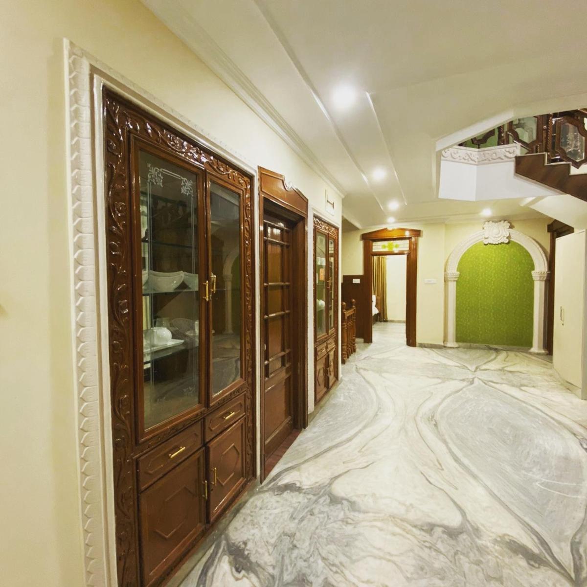 Hotel Kp Suites Metro ハイデラバード エクステリア 写真