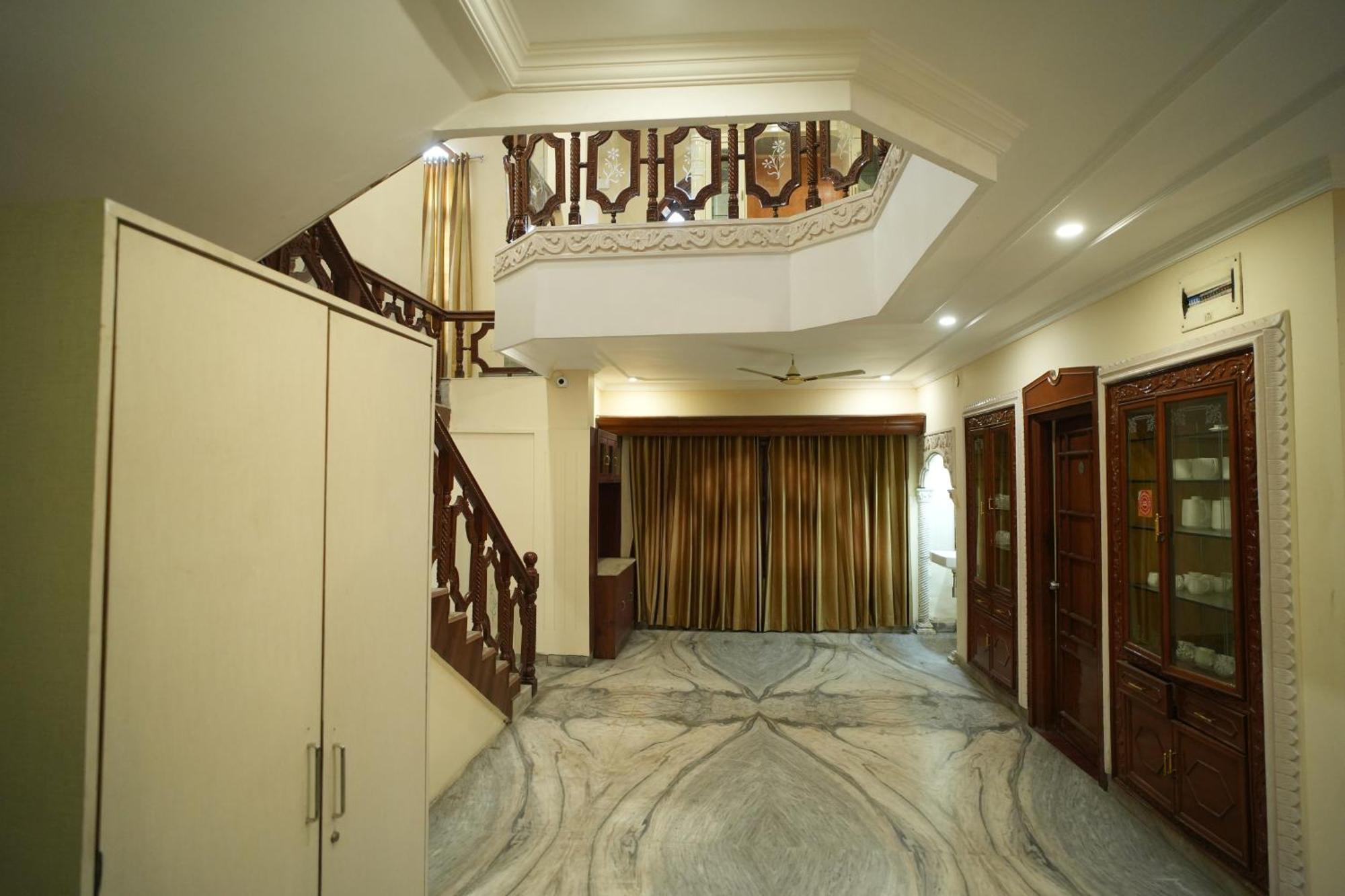 Hotel Kp Suites Metro ハイデラバード エクステリア 写真